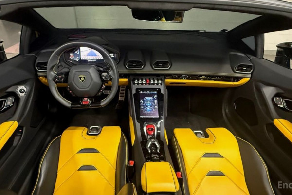 2023 Lamborghini Huracán с пробегом 7 800 км