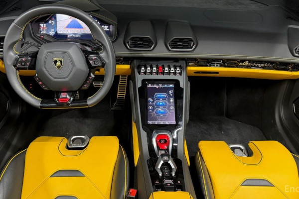 2023 Lamborghini Huracán с пробегом 7 800 км