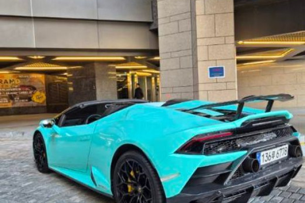 2023 Lamborghini Huracán с пробегом 9 300 км