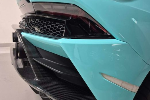 2023 Lamborghini Huracán с пробегом 9 300 км