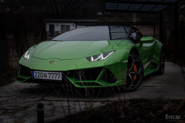 2024 Lamborghini Huracán с пробегом 800 км