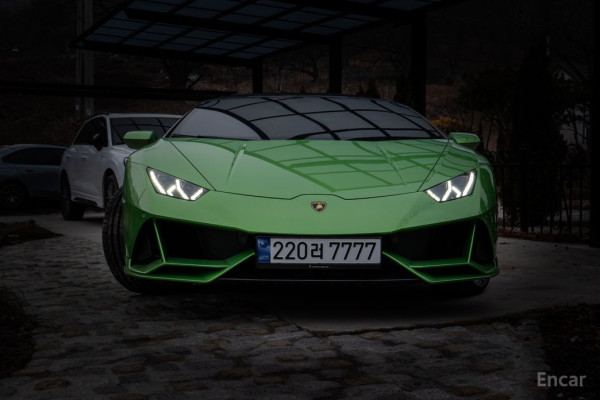 2024 Lamborghini Huracán с пробегом 800 км