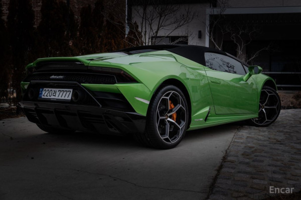 2024 Lamborghini Huracán с пробегом 800 км