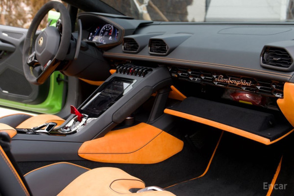 2024 Lamborghini Huracán с пробегом 800 км