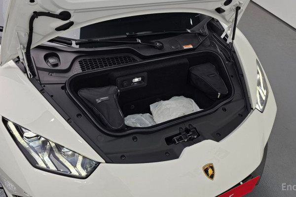 2022 Lamborghini Huracán с пробегом 18 689 км