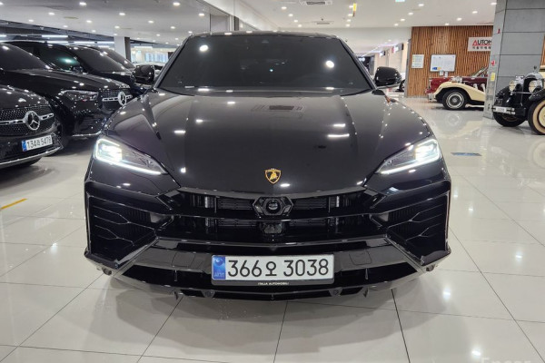 2025 Lamborghini Urus с пробегом 58 км