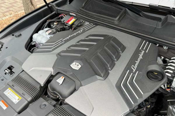 2023 Lamborghini Urus с пробегом 17 000 км