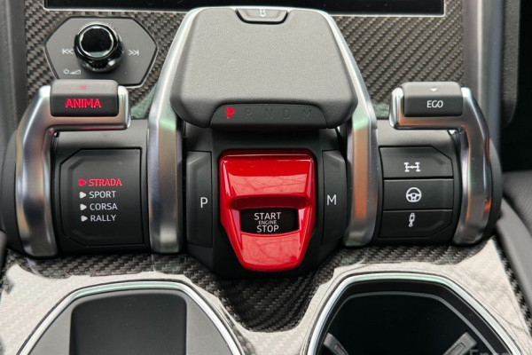 2023 Lamborghini Urus с пробегом 17 000 км