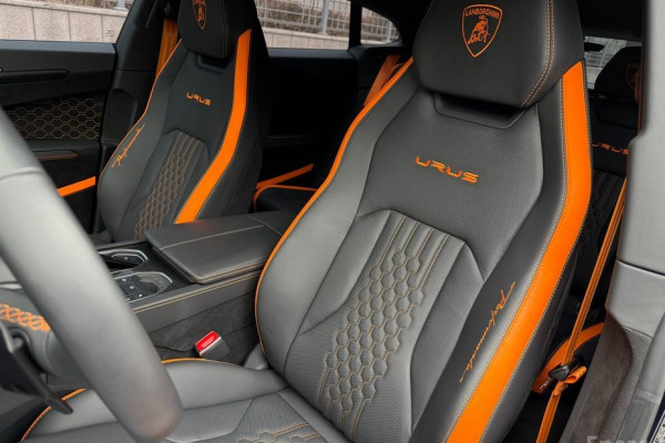 2023 Lamborghini Urus с пробегом 17 000 км