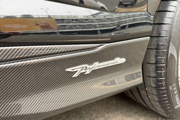 2023 Lamborghini Urus с пробегом 17 000 км