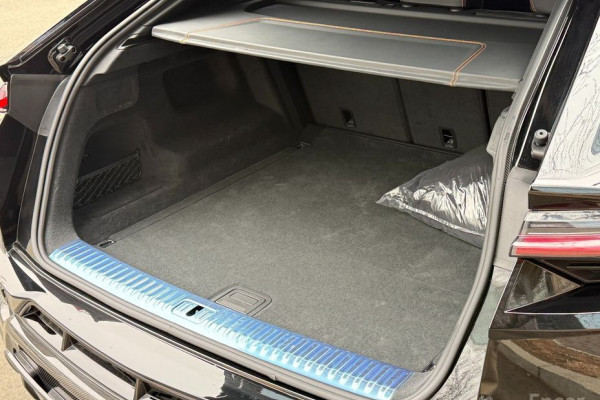 2023 Lamborghini Urus с пробегом 17 000 км