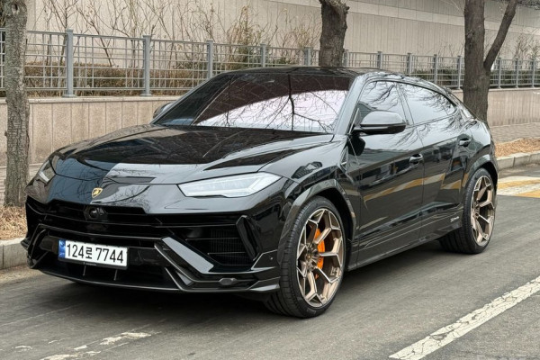 2023 Lamborghini Urus с пробегом 17 000 км