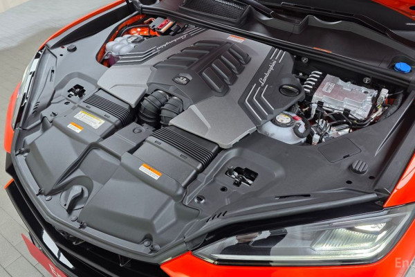 2025 Lamborghini Urus с пробегом 51 км