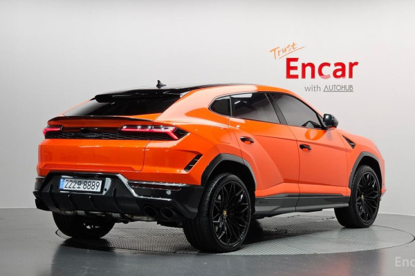 2025 Lamborghini Urus с пробегом 745 км