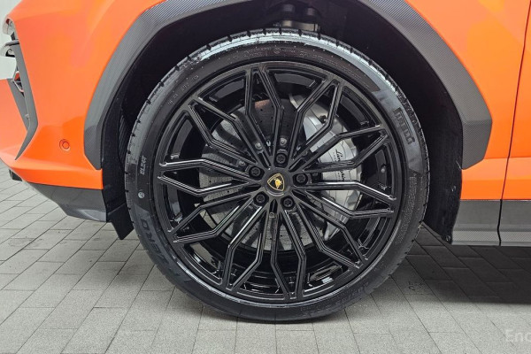 2025 Lamborghini Urus с пробегом 745 км