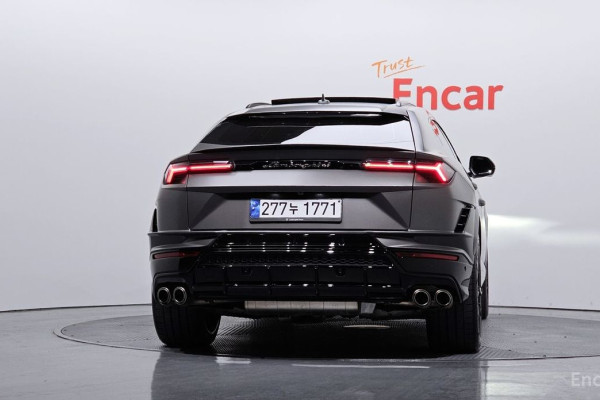 2023 Lamborghini Urus с пробегом 8 737 км