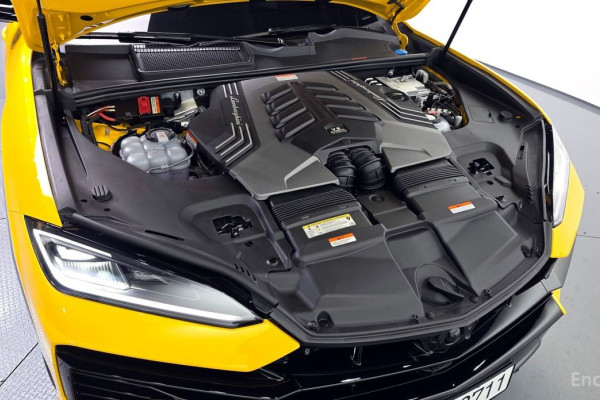 2025 Lamborghini Urus с пробегом 4 821 км