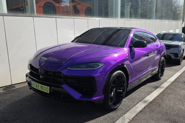 2025 Lamborghini Urus с пробегом 17 км