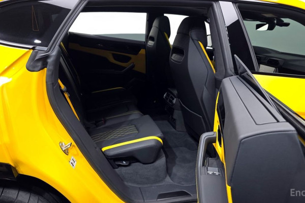 2025 Lamborghini Urus с пробегом 4 821 км