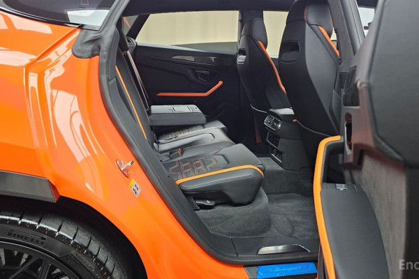 2025 Lamborghini Urus с пробегом 745 км