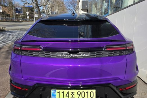 2025 Lamborghini Urus с пробегом 17 км