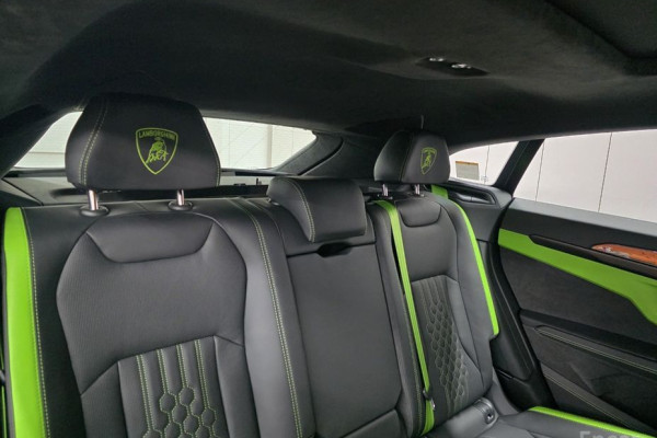 2025 Lamborghini Urus с пробегом 17 км