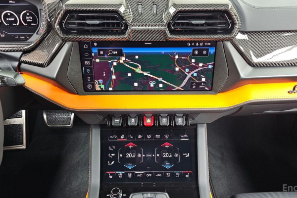 2025 Lamborghini Urus с пробегом 745 км