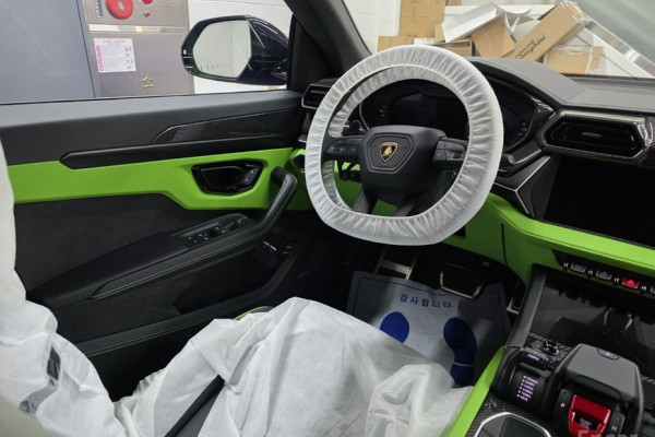 2025 Lamborghini Urus с пробегом 17 км