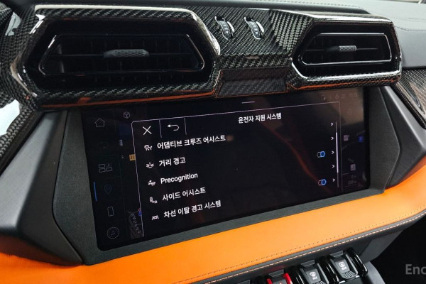 2025 Lamborghini Urus с пробегом 745 км