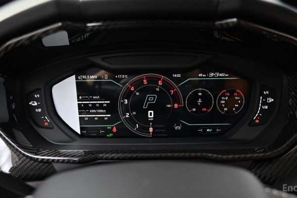 2025 Lamborghini Urus с пробегом 49 км