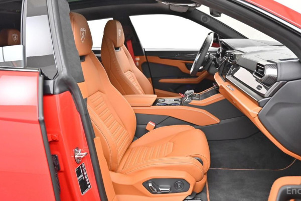 2025 Lamborghini Urus с пробегом 49 км