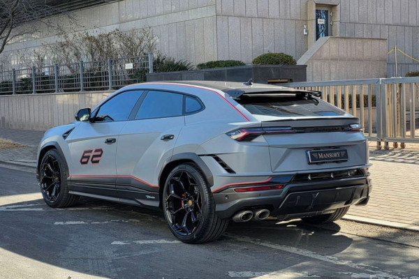 2023 Lamborghini Urus с пробегом 723 км