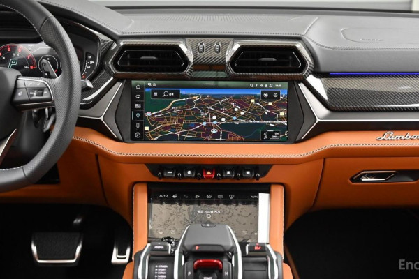 2025 Lamborghini Urus с пробегом 49 км