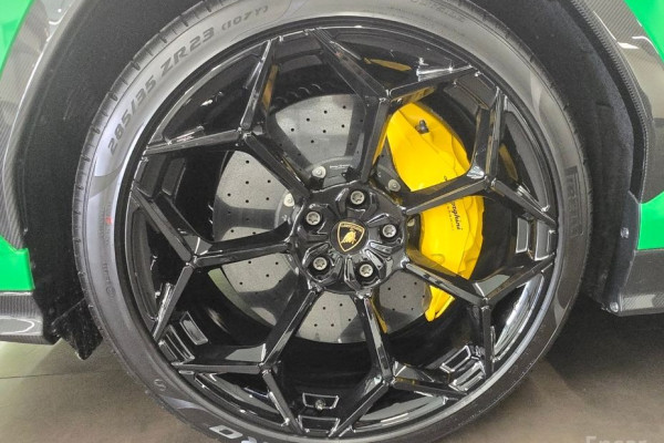 2024 Lamborghini Urus с пробегом 3 500 км