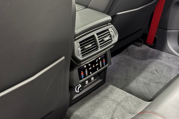 2025 Lamborghini Urus с пробегом 44 км