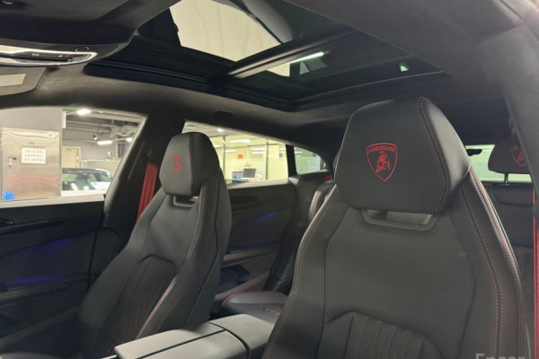 2025 Lamborghini Urus с пробегом 44 км