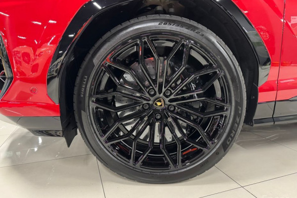 2025 Lamborghini Urus с пробегом 44 км