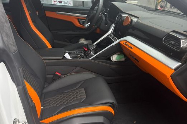 2024 Lamborghini Urus с пробегом 9 500 км