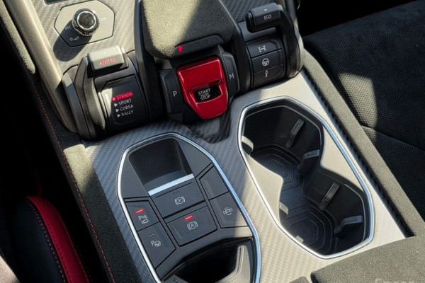 2023 Lamborghini Urus с пробегом 723 км