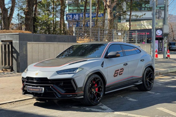 2023 Lamborghini Urus с пробегом 723 км