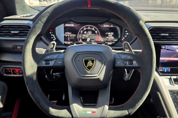 2023 Lamborghini Urus с пробегом 723 км