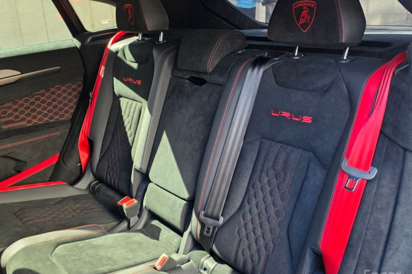 2023 Lamborghini Urus с пробегом 723 км