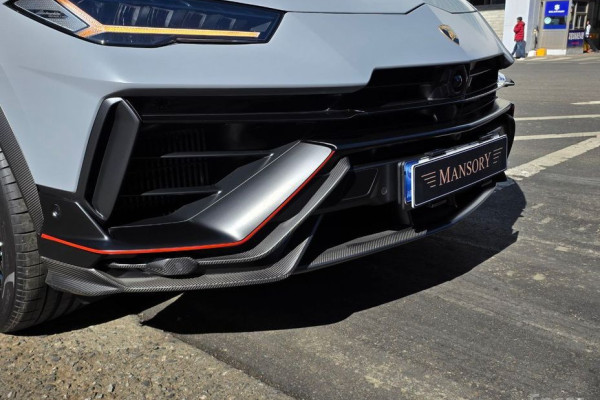 2023 Lamborghini Urus с пробегом 723 км