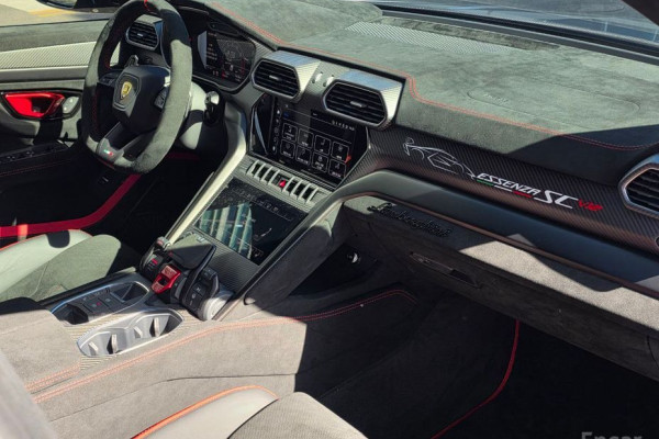 2023 Lamborghini Urus с пробегом 723 км