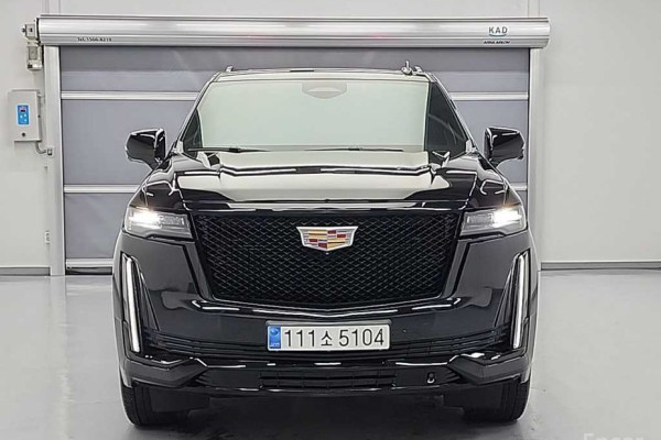 2023 Cadillac Escalade с пробегом 40 965 км