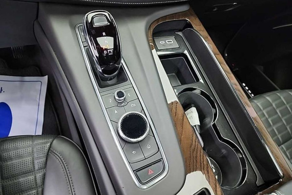 2023 Cadillac Escalade с пробегом 40 965 км