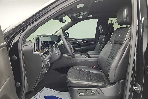 2023 Cadillac Escalade с пробегом 40 965 км