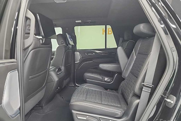 2023 Cadillac Escalade с пробегом 40 965 км