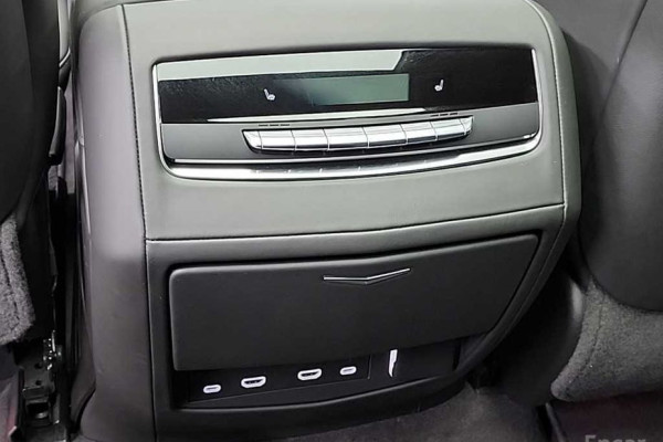 2023 Cadillac Escalade с пробегом 40 965 км