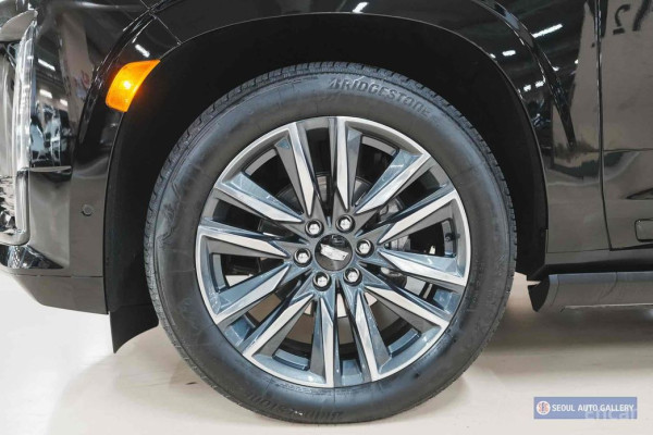 2023 Cadillac Escalade с пробегом 13 000 км